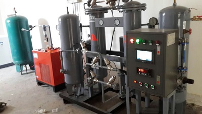 蘭州(zhou)某食(shi)品包(bao)裝企(qi)業15立(li)方，純(chun)度99.9%制(zhi)氮機(ji)使用(yong)現場(chang)