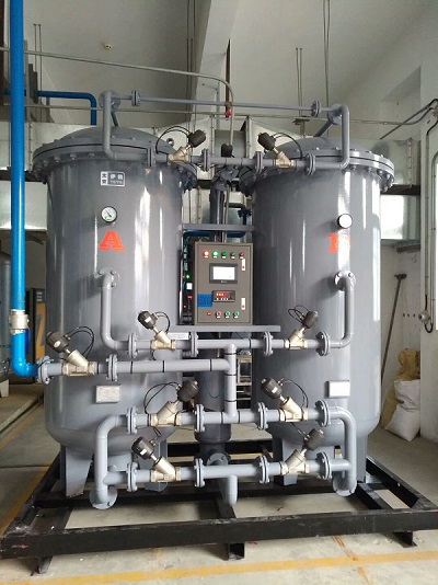 某輪(lun)胎企(qi)業400立(li)方，純(chun)度99.5%制(zhi)氮機(ji)現場(chang)