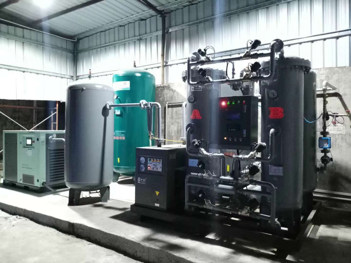 SMT用戶(hu)150立方(fang)，純度(du)99.99%制氮(dan)機使(shi)用現(xian)場